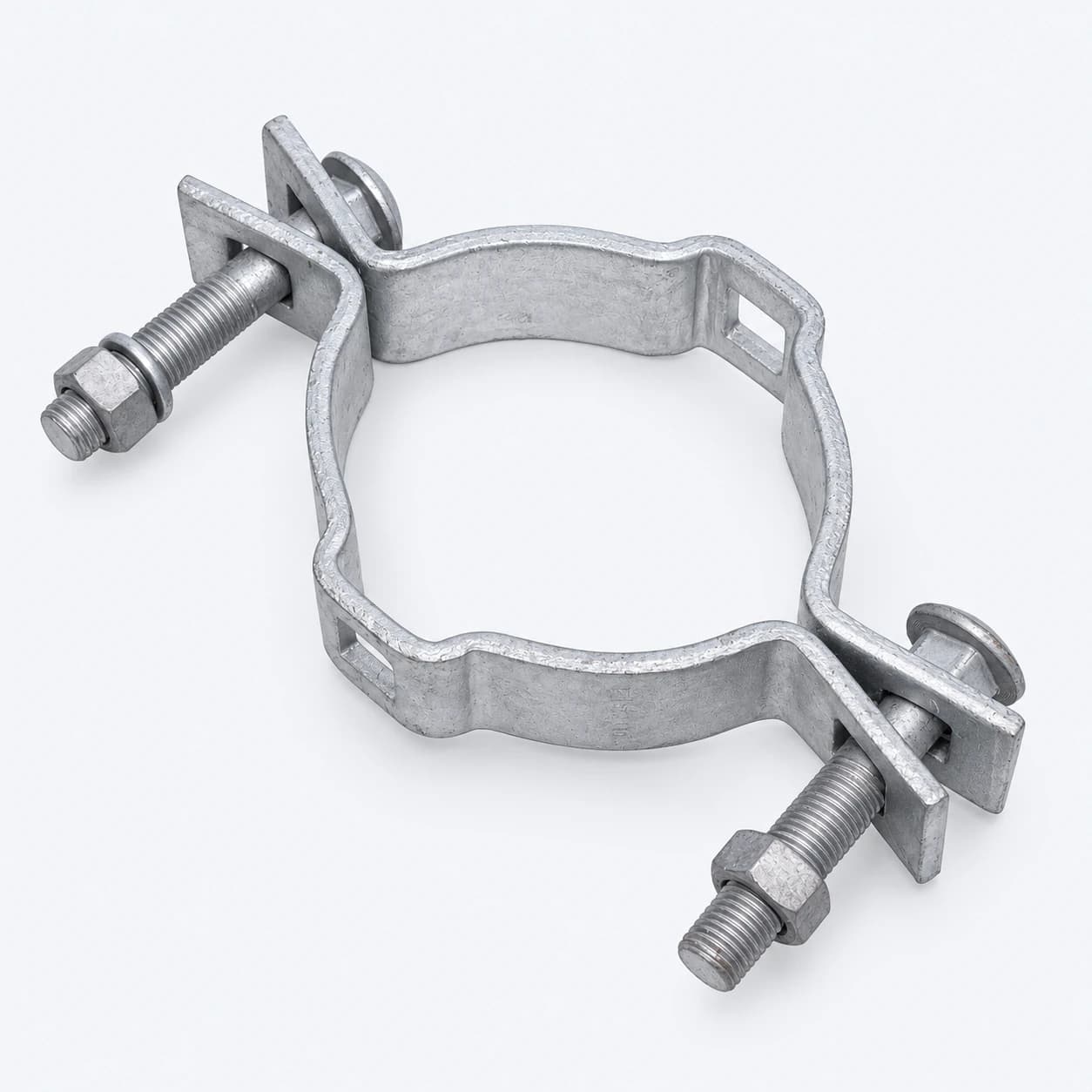 Pole band clamp in two bolted halves
