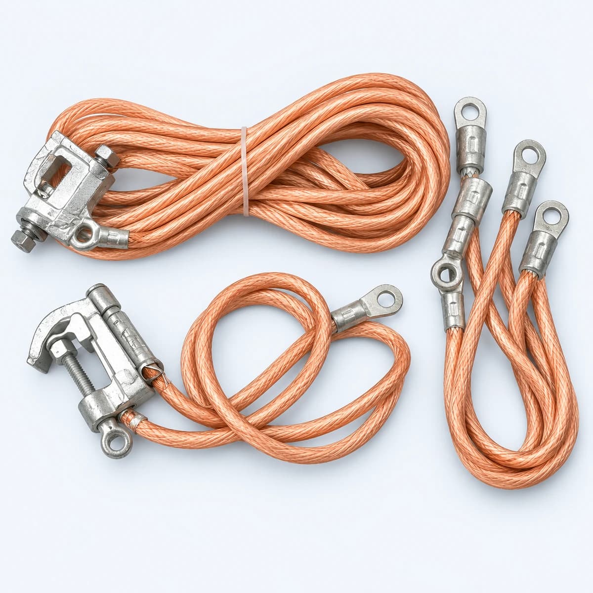 Kit portable de mise à la terre et en court-circuit avec conducteurs souples et pinces métalliques
